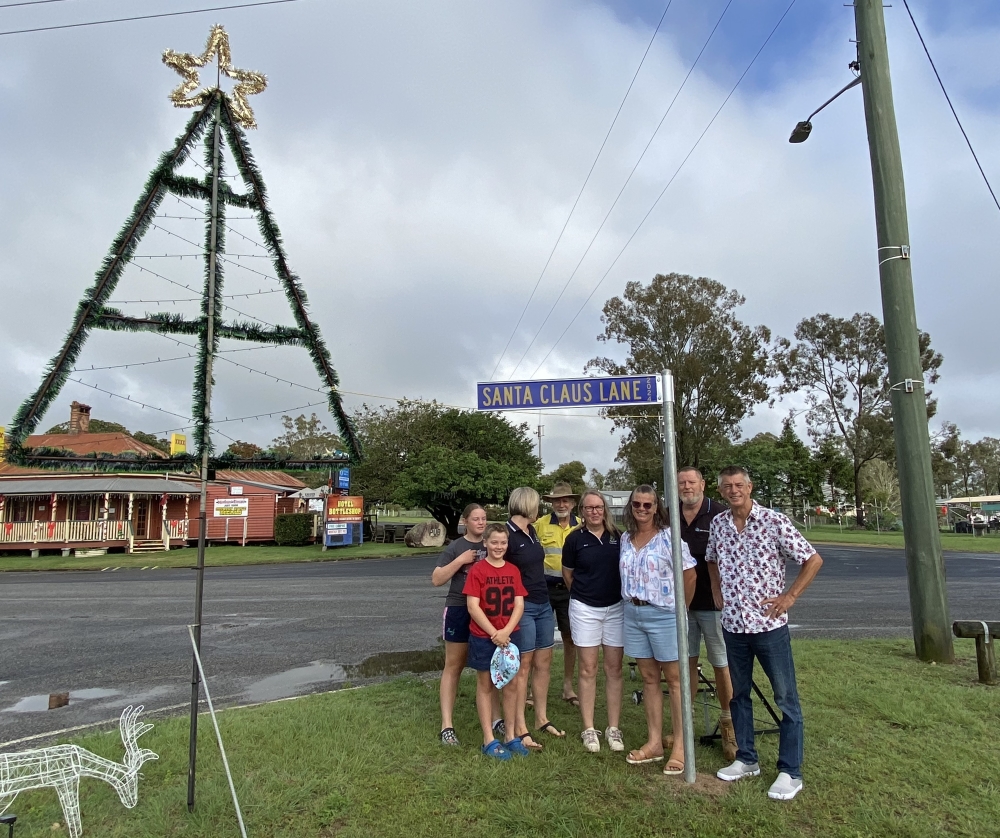 Resized santa claus lane winners photo